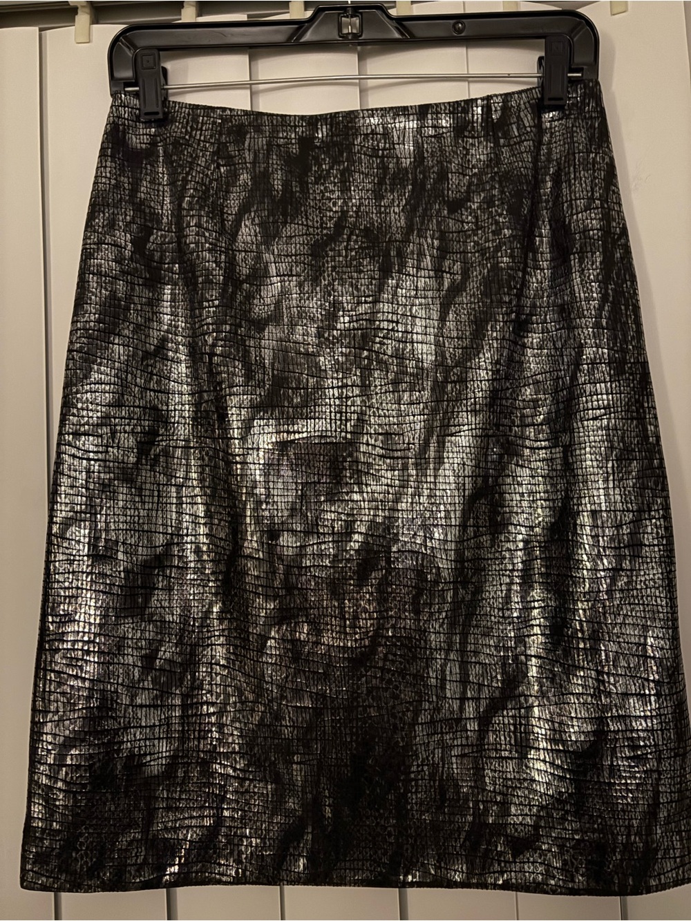 Dana Buchman black and silver lambskin leather pencil skirt.